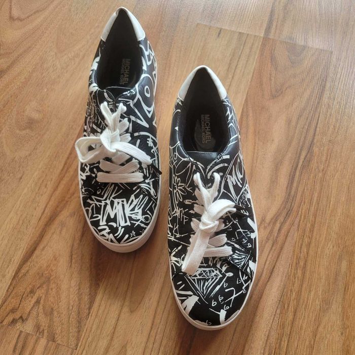 Michael kors уникални кецове с графити естествена кожа