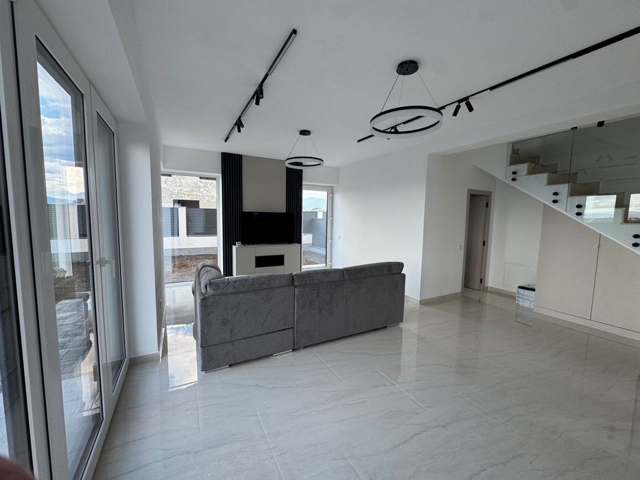Duplex -De vanzare la Poalele Dealului Lempes