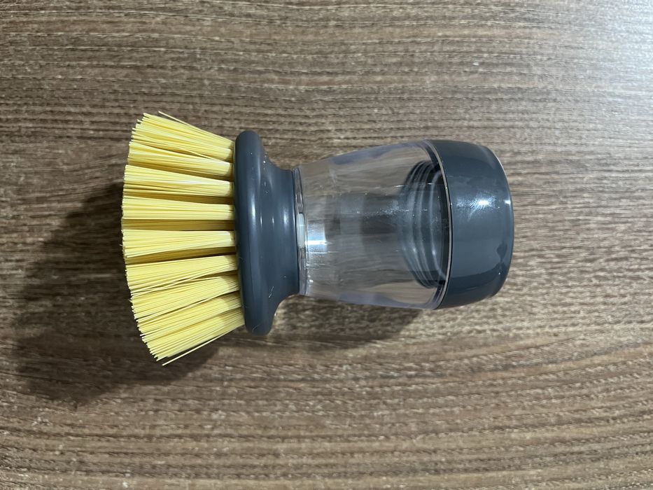 Perie de curatare caini/pisici cu recipient pentru lichid