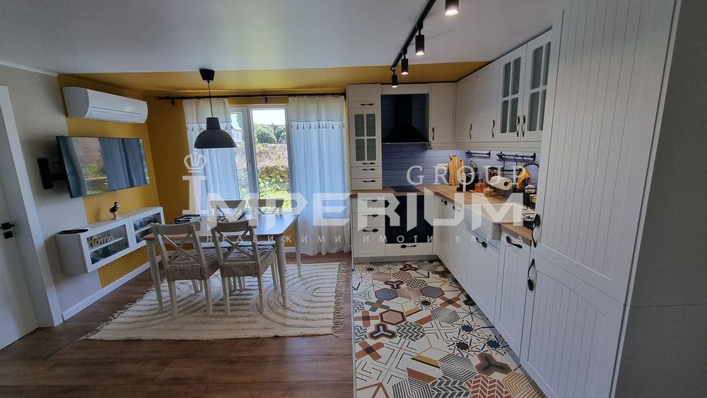 Дава се под наем Двустаен апартамент в Варна, Гръцка махала - 50 кв.м за 765 € - Снимка #2