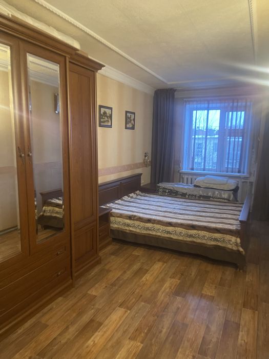 Продаю спальный гарнитур , б/у.