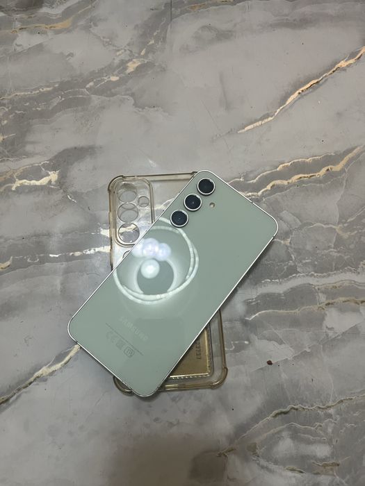 Samsung S23 FE продоется