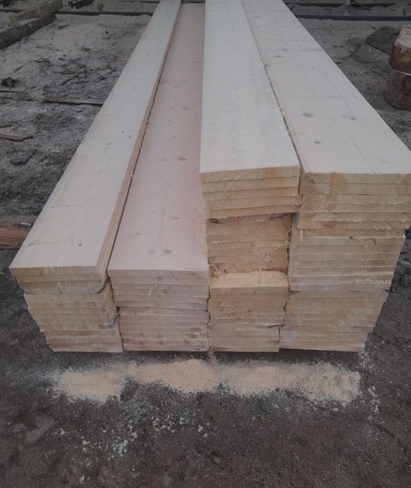 Vând material lemnos construcți grinzi corni cherestea dulapi leaturi