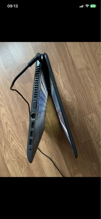 Laptop HP Slim Display 15,6 Led,Windows,4gb ram ddr3,500gb m functional cu incarcator se da cu proba.
