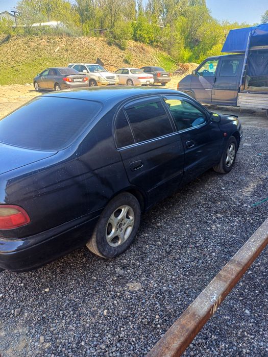 Toyota carina e авто