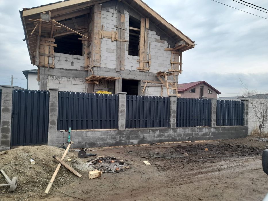 Construim garduri și porți stil jaluzea șipcă metalică tablă cutata