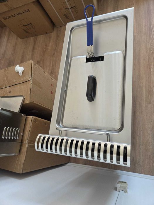 Friteuza profesionala 380V cu dulap robinet golire -TRANSPORT GRATUIT