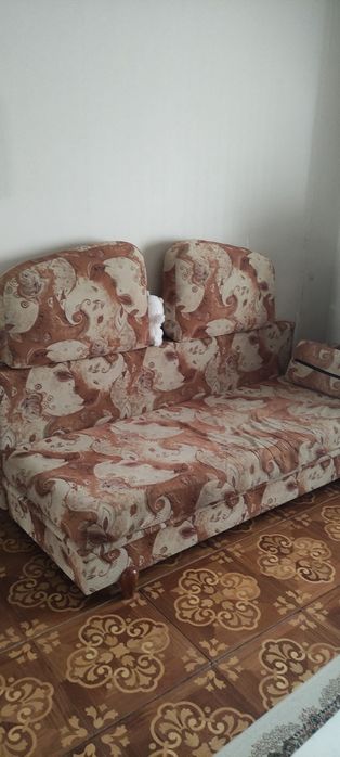 Продам два дивана в хорошем состоянии.