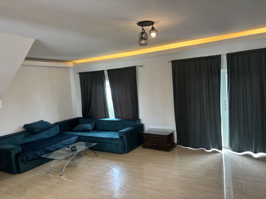 Inchiriez casa p+ 1