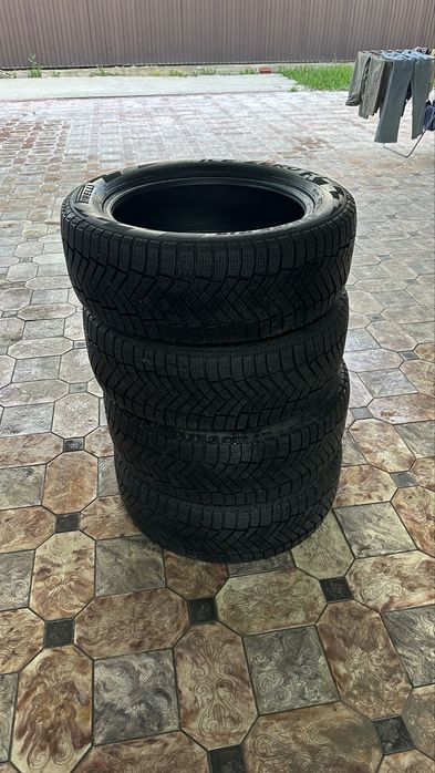 Pirelli Ice Zero FR