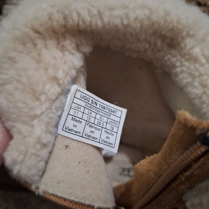 GHETE  UGG  28,5