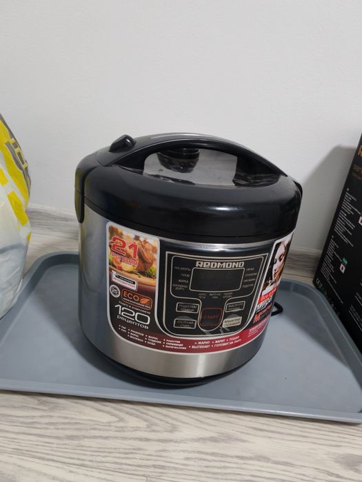 Мультиварка REDMOND