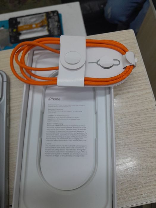 Apple 17 pro max продаю срочно