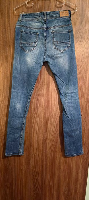 Дамски дънки размер 29