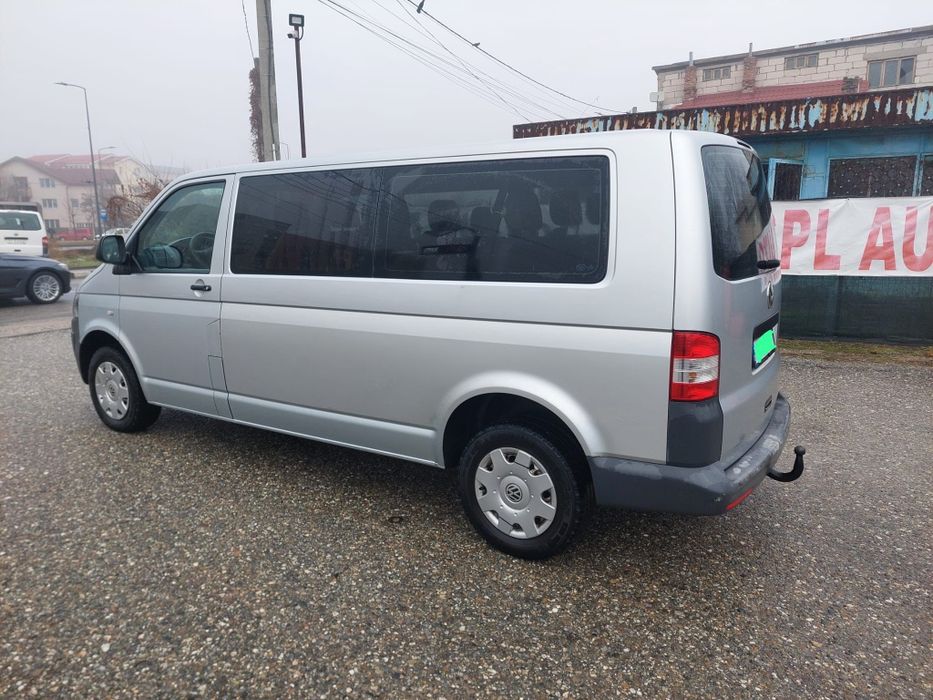 VW Transporter T5  Modelul Lung 2013 8+1 Locuri