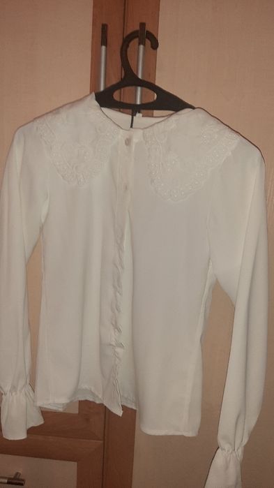 Школьная форма блузки и жилетки