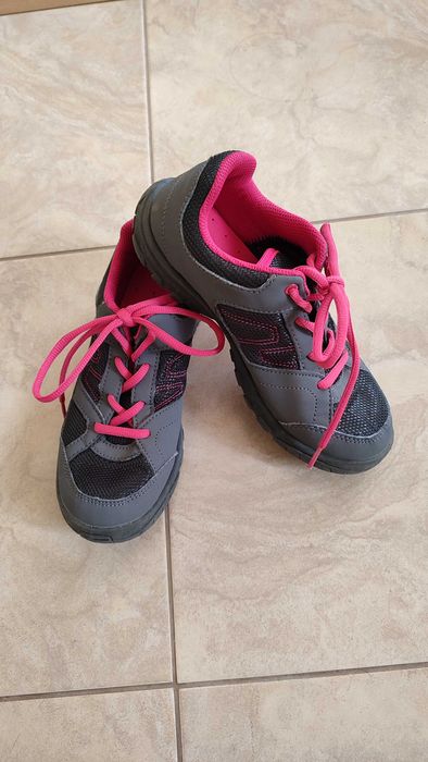 Туристически обувки 35 номер Quechua