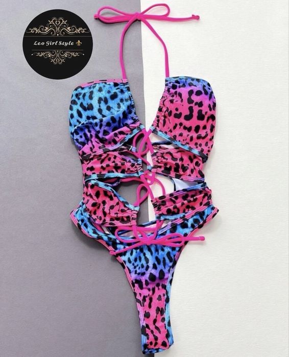 Дамски бански цели и две части