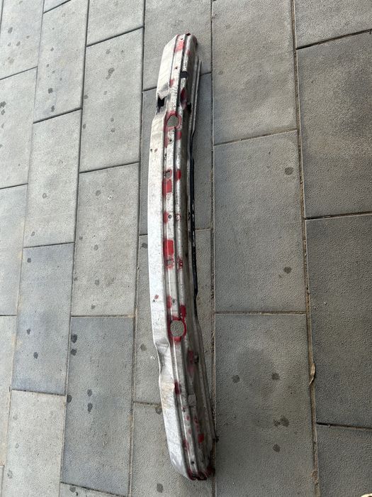 Продам усилитель бампера пер. Зад. От бмв 730.Е38