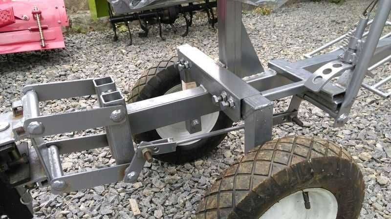 Scaun tapitat - carut reglabil cu roti pentru motocultor motosapa NOU