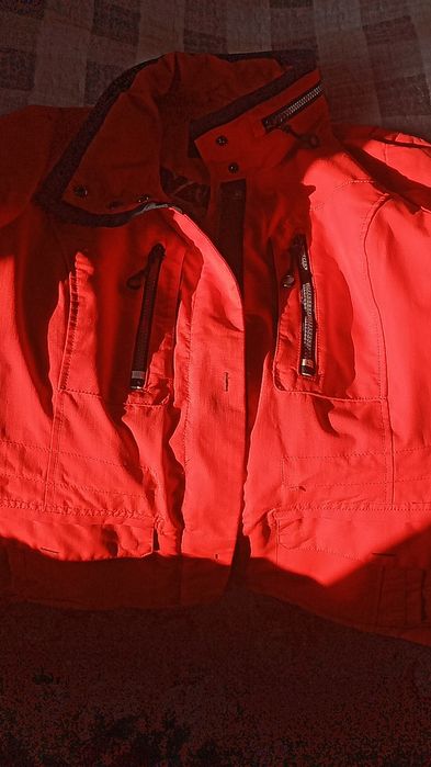 Куртка  на девочку  демисезонная размер M