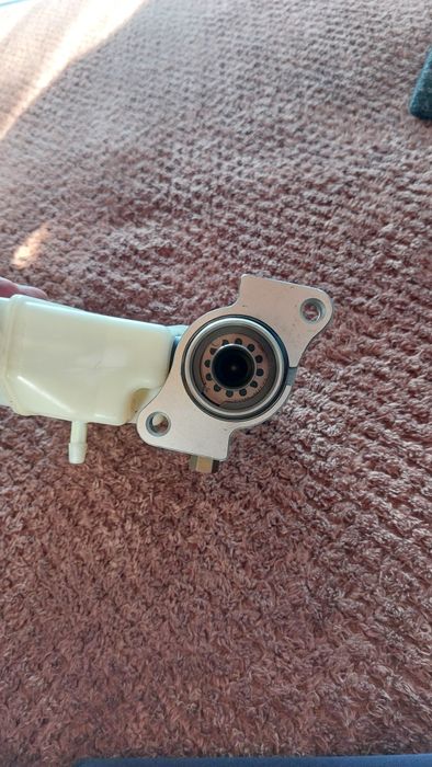 Спирачна помпа+казанче bmw e46 320d