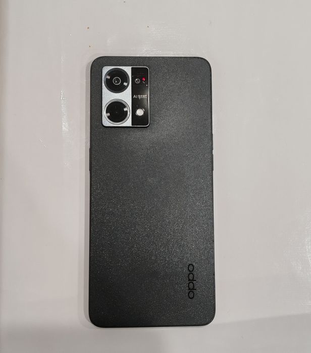 Продам телефон Oppo Reno7