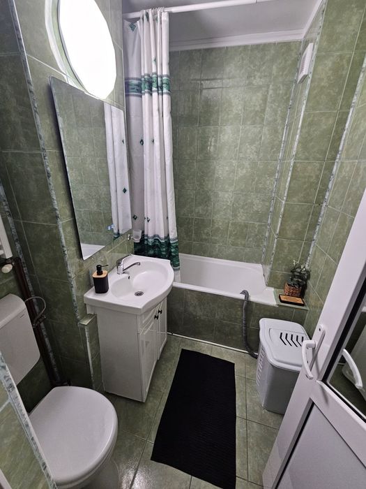 Inchiriez apartament in zona Alexandru cel Bun (Minerva).