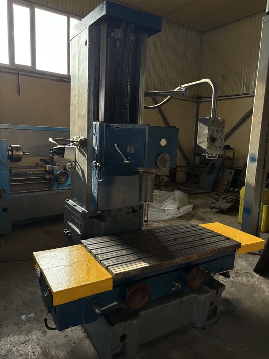 Продается станок расточной 2733П