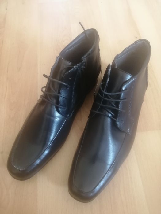 Нови  обувки, номер 41.и 44 номер