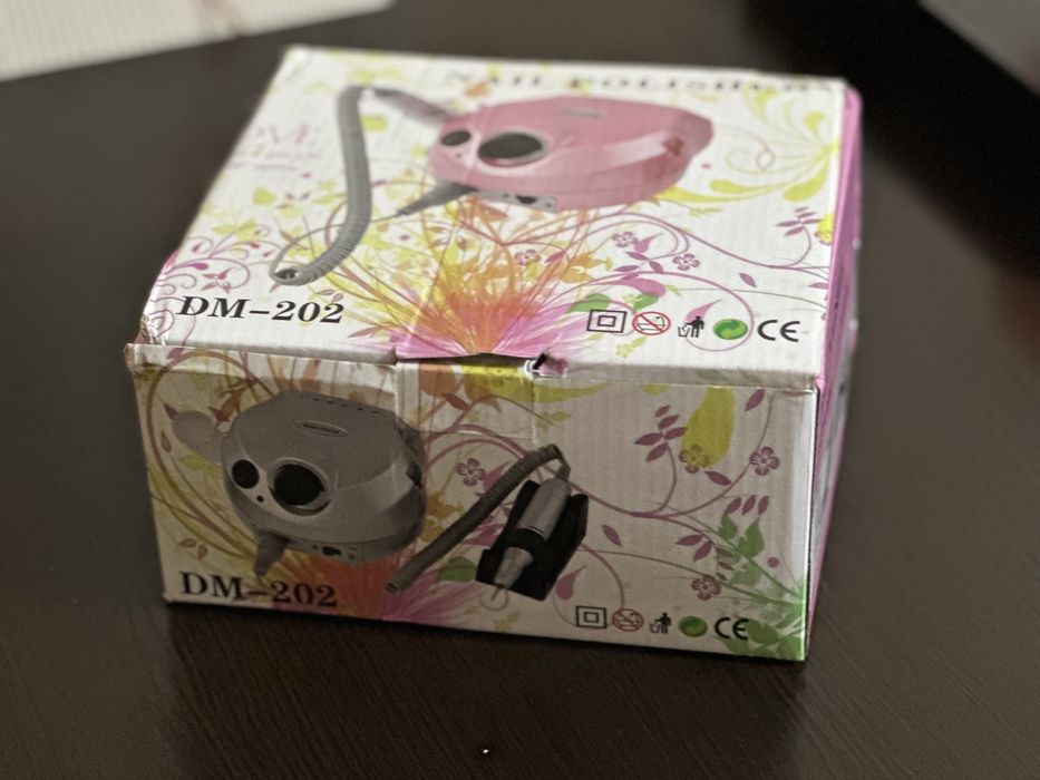 Аппарат для маникюра и педикюра с педалью