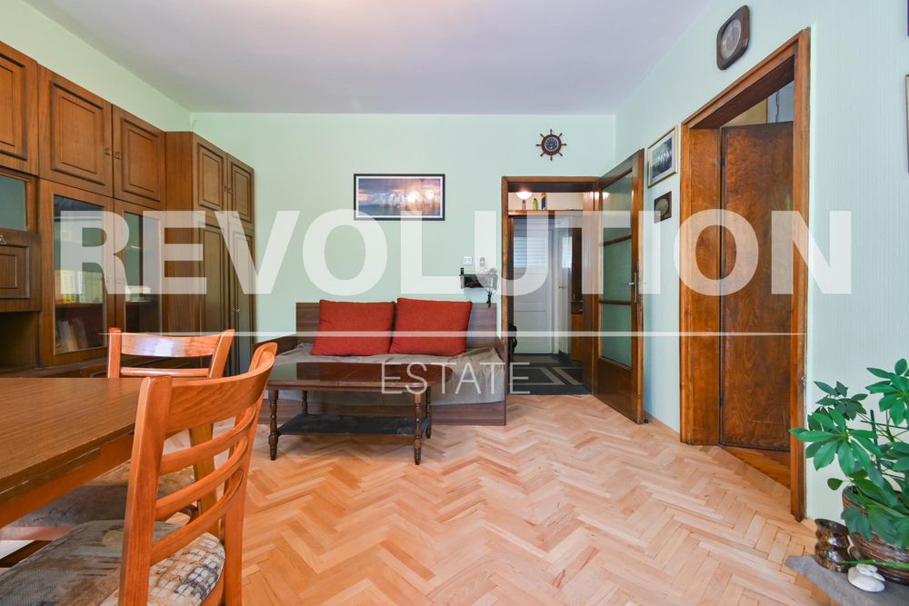 Дава се под наем Тристаен апартамент в София, Яворов - 93 кв.м за 750 € - Снимка #2