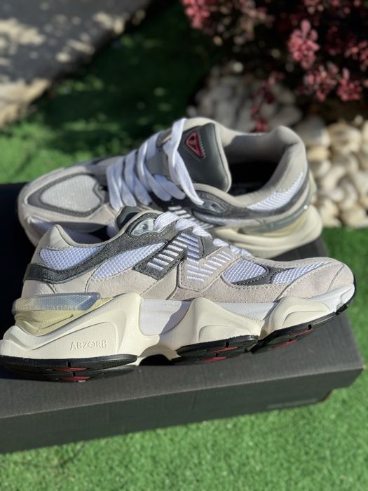 New balance 9060 gri/alb marimea 36 noi