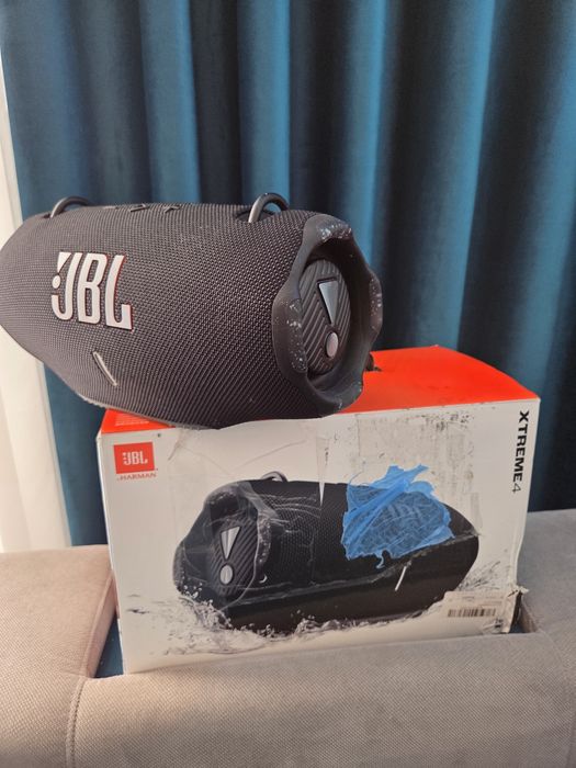 Jbl Xtreme 4 la cutie