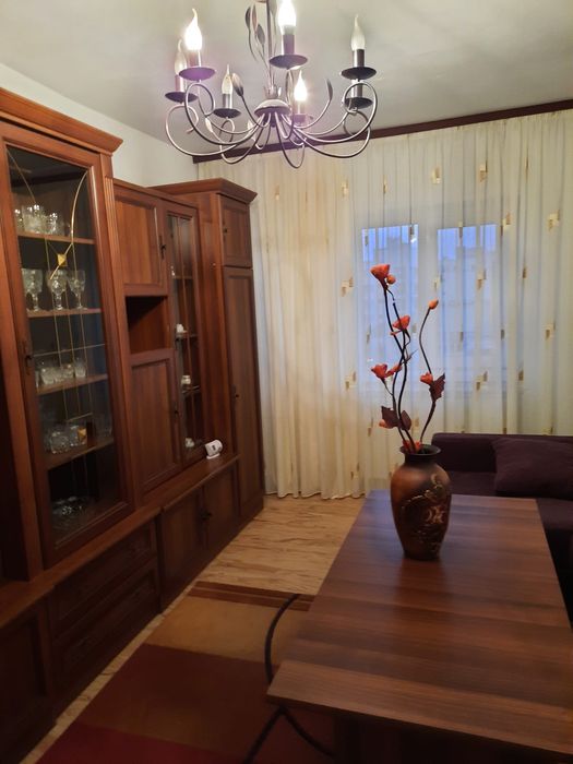 Închiriere apartament 3 camere
