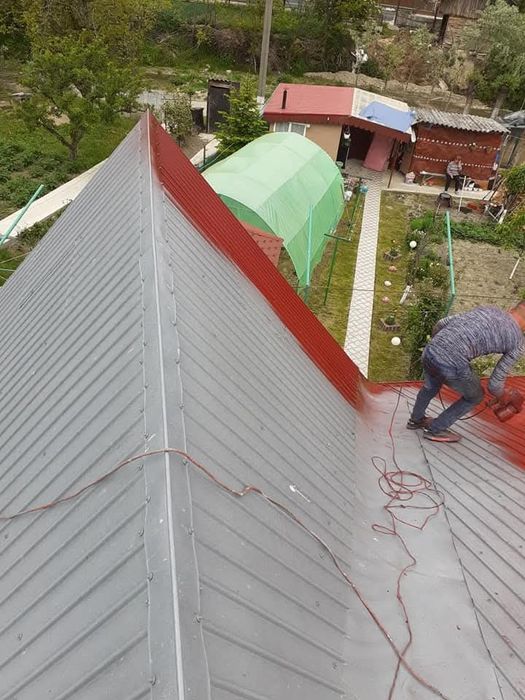 Vopsim orice tip de tablă pe acoperisuri la case/vile/biserici, structuri metalice si alte suprafete