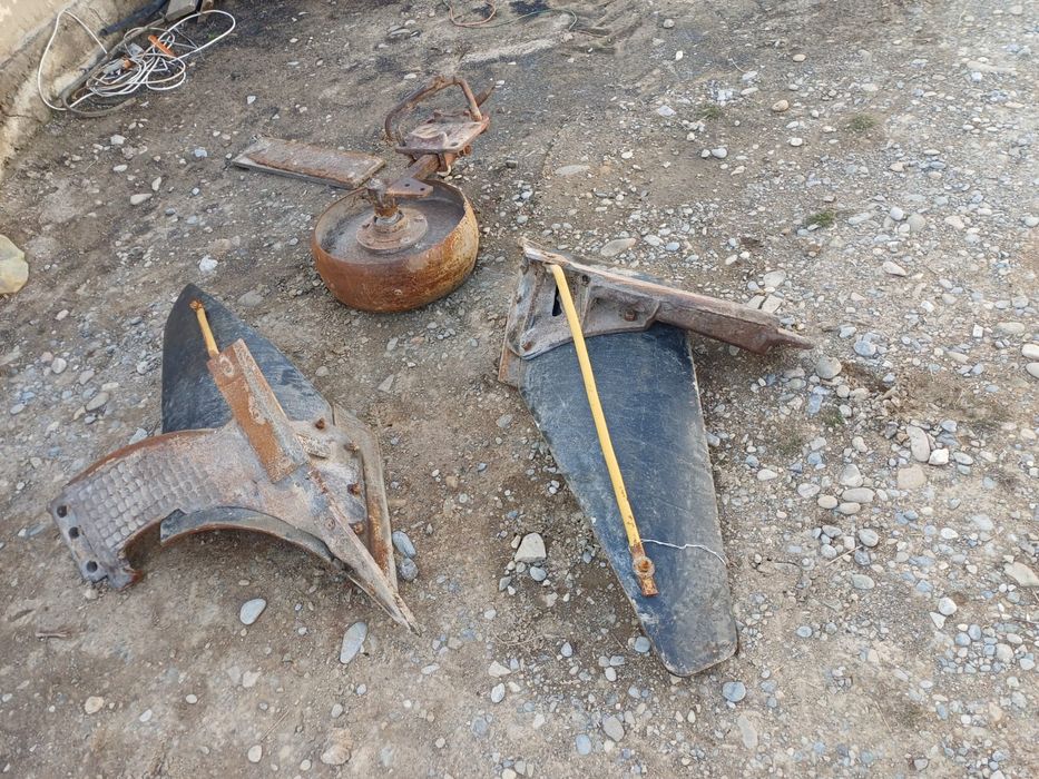 Продам стойки для плуга