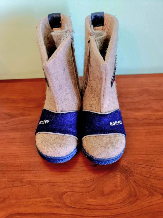 Продам детские Валенки