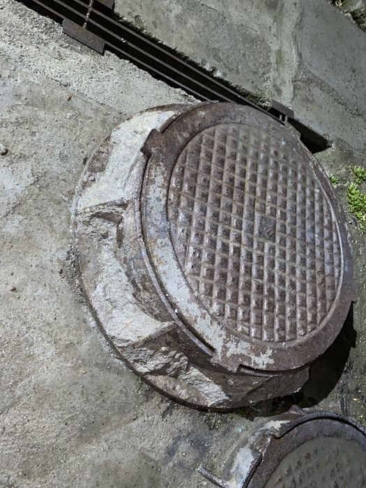 Люк канализационный