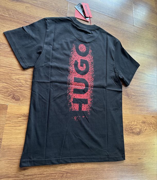 Мъжка,памучна,черна тениска Hugo Boss с голяма щампа на гърба
