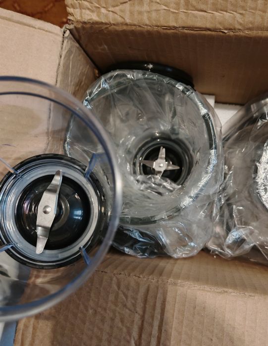 Blender 1000w, 3 boluri, 3 cuțite