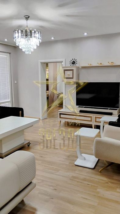 **Апартамент с три стаи в сърцето на града!**