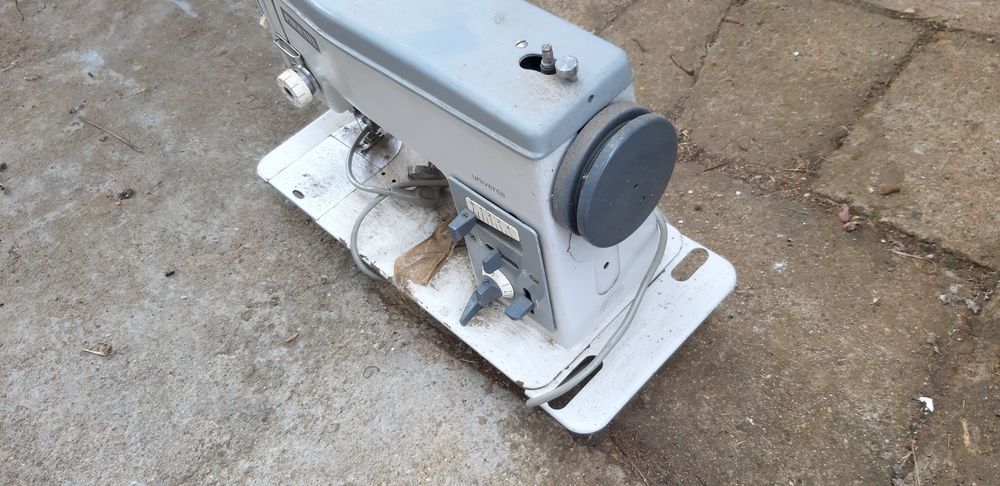 Стара Шевна машина Phoenix universa