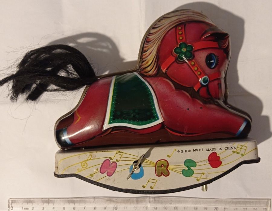 Vând sau schimb obiecte de colecție.Preț în funcție de obiect..