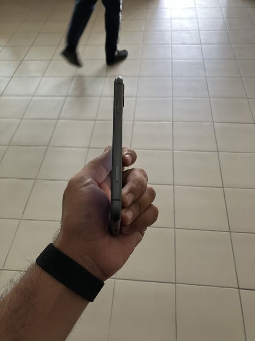 Iphone 11 64 gb LLA idealniy