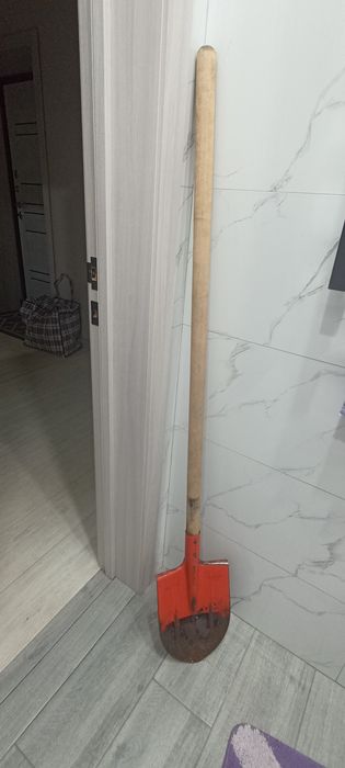 Штыковая лопата для дачи и огорода