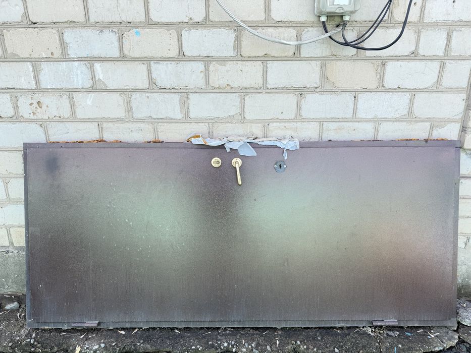 Продам дверь металическую