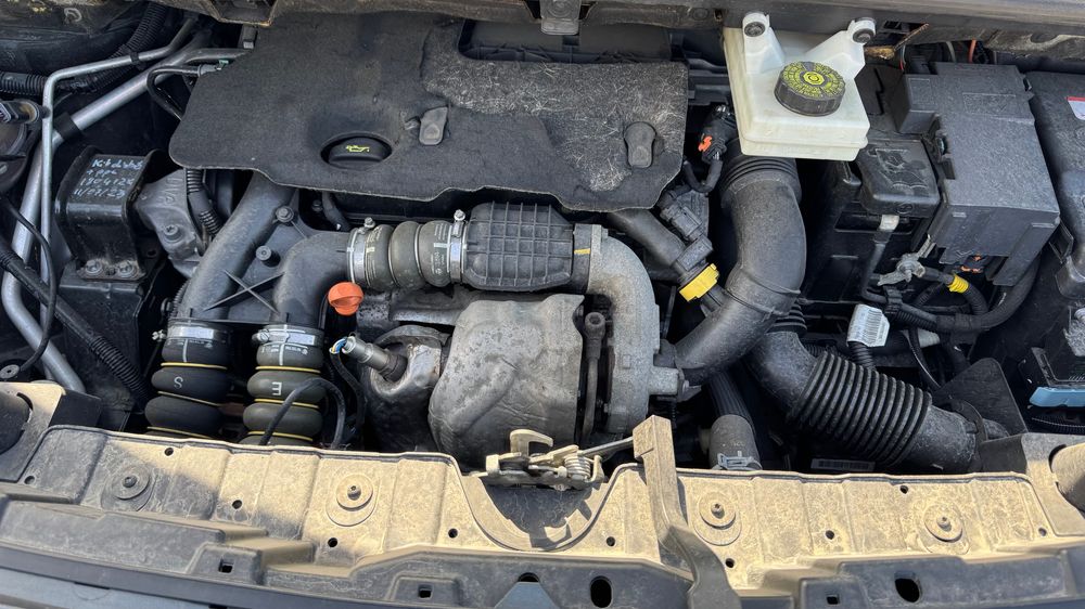 Продавам PEUGEOT 3008 HDI