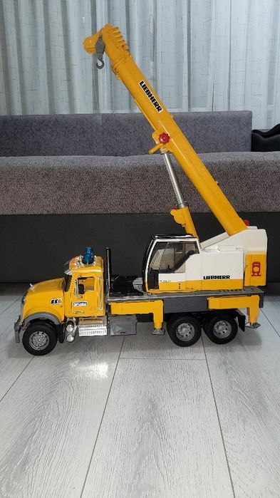 Продам машинки фирмы Bruder