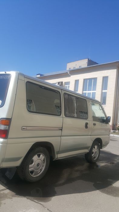 Митсубиши л300 минивен